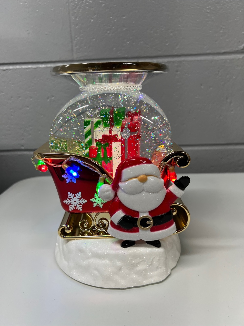 Bath and body works Holiday Santa Sleigh Snow Globe 3 wick Candle Holder